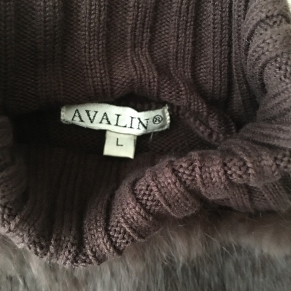 Vintage Women’s Brown Genuine Rabbit Fur Turtle Neck Sweater - Picture 2 of 11